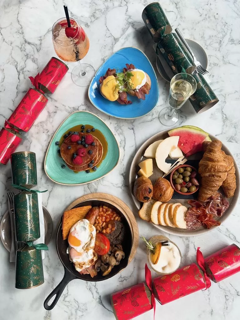 festive boozy brunch at black ivy